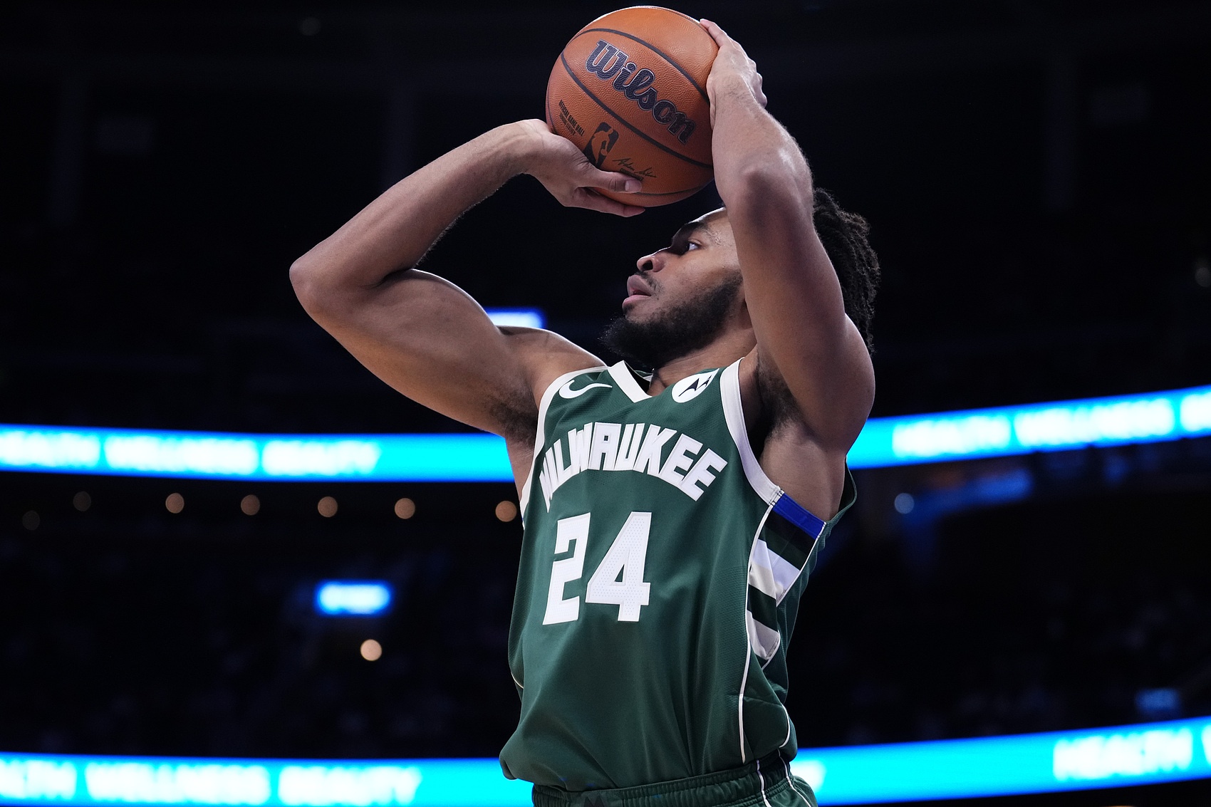 足球比赛直播-尼克·杨:字母回归后托马斯就要站底角了 科比复出后我也一样